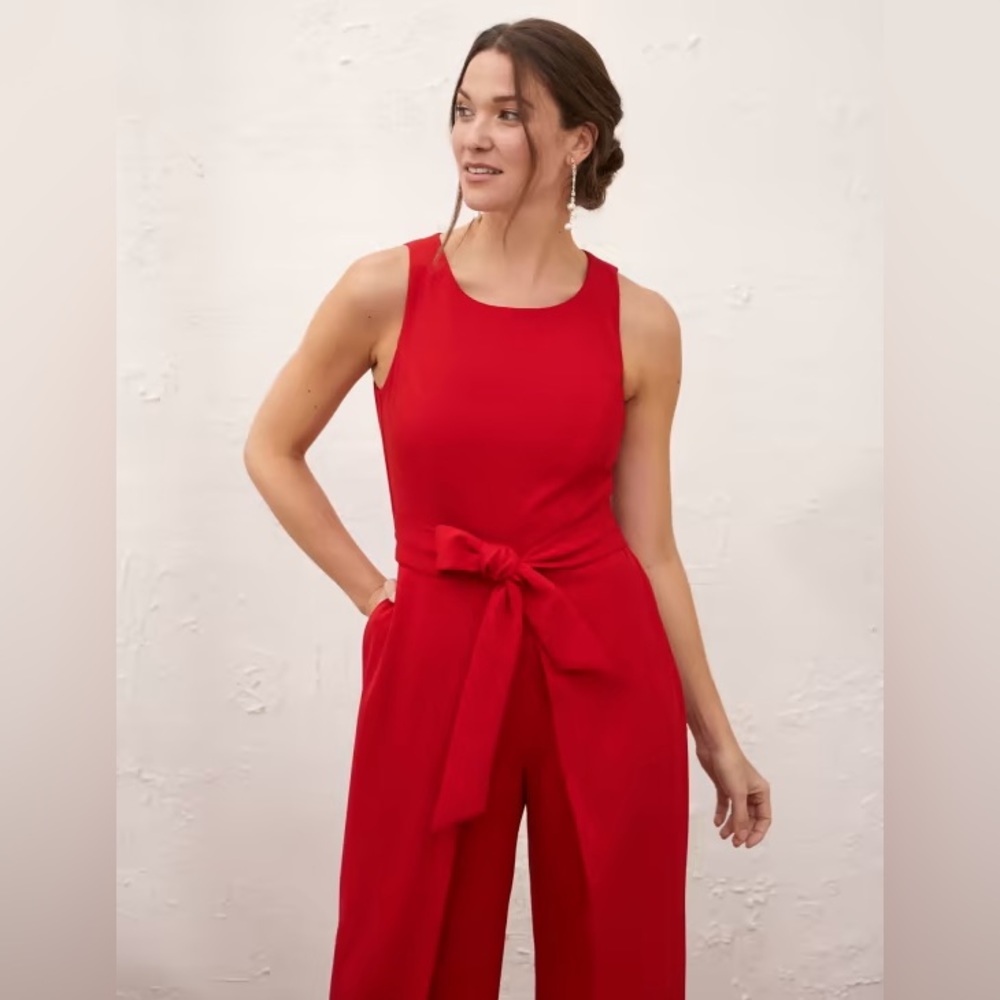 Chic Red Jumpsuit with Flattering Fit